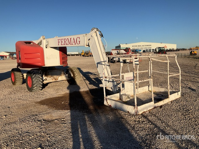 Terex TA64 Telescopic Boom Lift - Plataforma articulada: foto 1 Terex TA64 Telescopic Boom Lift - Plataforma articulada: foto 1
