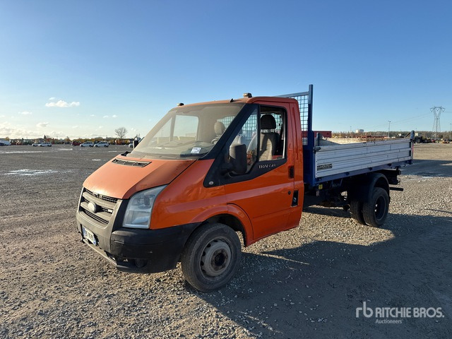 2006 Ford Transit (Inoperable) Dump Truck: Light Duty - Camión volquete: foto 1 2006 Ford Transit (Inoperable) Dump Truck: Light Duty - Camión volquete: foto 1