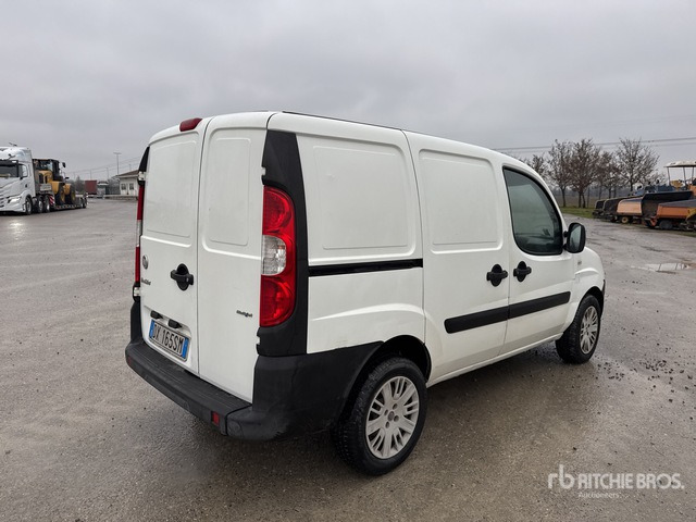 2009 Fiat Doblo Van Truck - Camión caja cerrada: foto 3 2009 Fiat Doblo Van Truck - Camión caja cerrada: foto 3