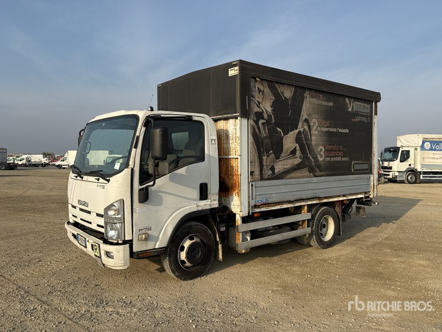 2014 Isuzu NPR 75 4x2 Curtain Side Truck - Camión lona: foto 1 2014 Isuzu NPR 75 4x2 Curtain Side Truck - Camión lona: foto 1