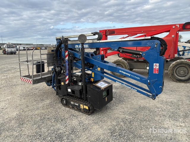 2014 Oil & Steel Octopussy 14-12 Twin Crawler (Inoperable) Articulating Boom Lift - Plataforma araña: foto 3 2014 Oil & Steel Octopussy 14-12 Twin Crawler (Inoperable) Articulating Boom Lift - Plataforma araña: foto 3