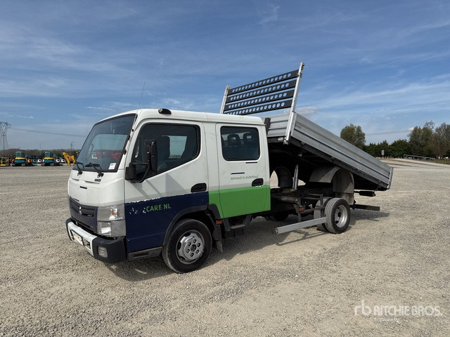 2015 Mitsubishi Canter Crew Cab Dump Truck: Light Duty - Camión volquete: foto 1 2015 Mitsubishi Canter Crew Cab Dump Truck: Light Duty - Camión volquete: foto 1