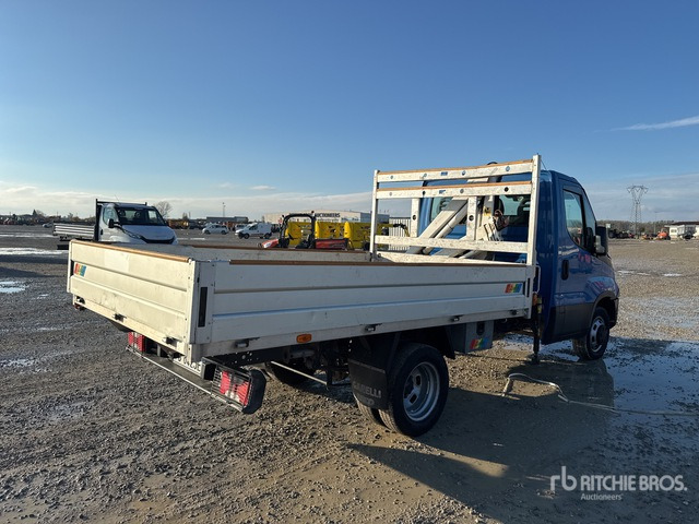 2016 Iveco 35C11 2016 Bonfiglioli P2300 L/2SI on ... Flatbed Truck with Crane - Furgoneta caja abierta: foto 4 2016 Iveco 35C11 2016 Bonfiglioli P2300 L/2SI on ... Flatbed Truck with Crane - Furgoneta caja abierta: foto 4