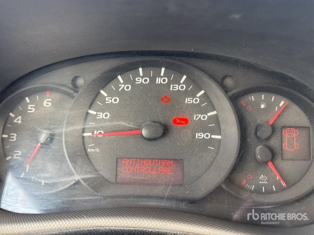 2017 Nissan NV400 Crew Cab Flatbed Truck - Camión caja abierta: foto 3 2017 Nissan NV400 Crew Cab Flatbed Truck - Camión caja abierta: foto 3