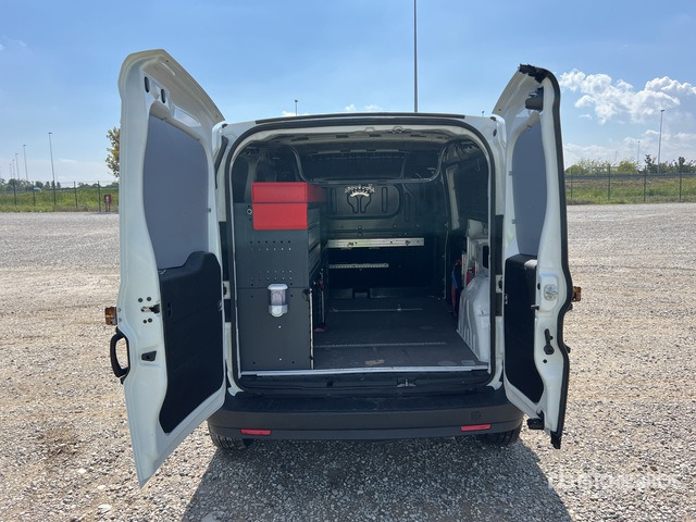 2020 Fiat Doblo CARGO MAXI 1.6 MJET 120CV LOUNGE Van Truck - Furgoneta pequeña: foto 4 2020 Fiat Doblo CARGO MAXI 1.6 MJET 120CV LOUNGE Van Truck - Furgoneta pequeña: foto 4