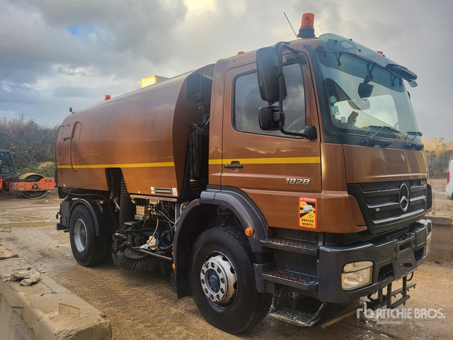 2005 Mercedes AXOR 1828 2005 Bucher Optifant70 on Balayeuse Sweeper Truck - Barredora vial: foto 2 2005 Mercedes AXOR 1828 2005 Bucher Optifant70 on Balayeuse Sweeper Truck - Barredora vial: foto 2