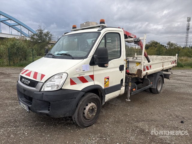 2011 Iveco 65C17 Fassi F22A.21 950 kg on 4x2 Cam ... Dump Truck with Crane - Camión volquete: foto 1 2011 Iveco 65C17 Fassi F22A.21 950 kg on 4x2 Cam ... Dump Truck with Crane - Camión volquete: foto 1