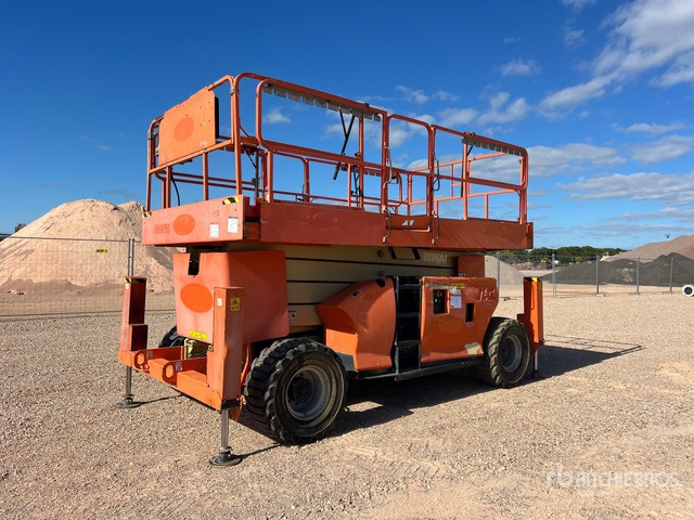 2011 JLG 4394 RT 4x4 Nacelle Ciseaux Scissor Lift - Plataforma de tijeras: foto 2 2011 JLG 4394 RT 4x4 Nacelle Ciseaux Scissor Lift - Plataforma de tijeras: foto 2