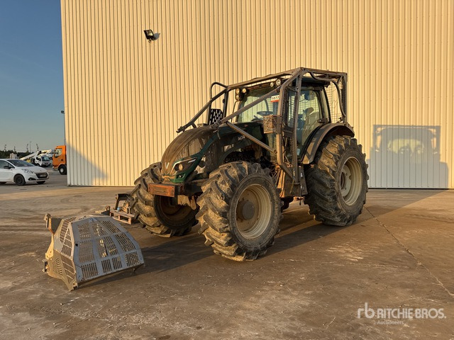 2017 Valtra T174 (Inoperable) 4WD Tractor - Tractor: foto 2 2017 Valtra T174 (Inoperable) 4WD Tractor - Tractor: foto 2
