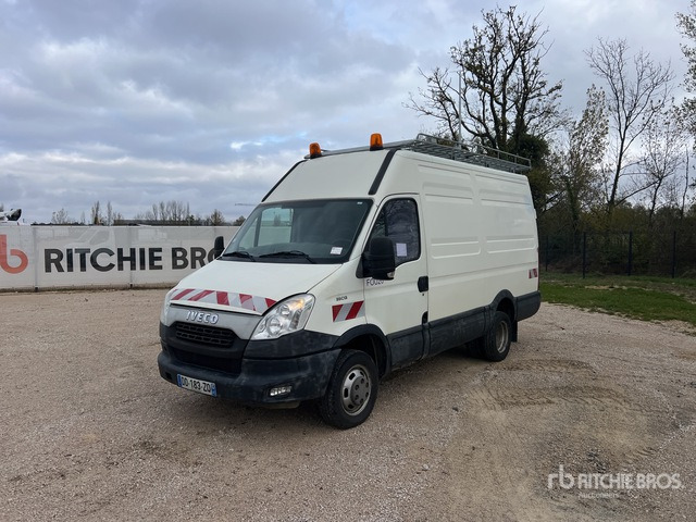 2014 Iveco Daily 35C13 Vehicule Utilitaire (Inoperable) Cargo Van - Furgoneta: foto 1 2014 Iveco Daily 35C13 Vehicule Utilitaire (Inoperable) Cargo Van - Furgoneta: foto 1