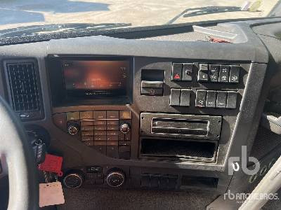 Camión volquete VOLVO FMX 420 8x4 Camion Benne: foto 17