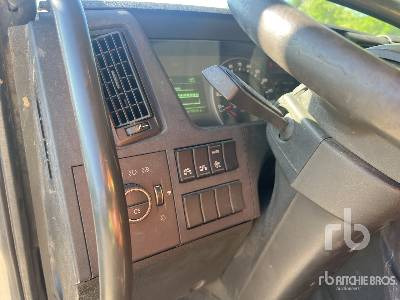 Camión volquete VOLVO FMX 420 8x4 Camion Benne: foto 18