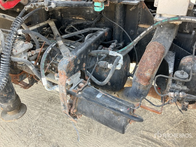 2006 Nissan MK210 2006 HMF 683K1 Knuckle Boom on 4x2 Flatbed Truck with Crane - Camión caja abierta, Camión grúa: foto 4 2006 Nissan MK210 2006 HMF 683K1 Knuckle Boom on 4x2 Flatbed Truck with Crane - Camión caja abierta, Camión grúa: foto 4