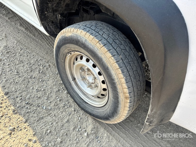 2008 Isuzu D-Max 4x2 Crew Cab Pickup - Pick-up: foto 5 2008 Isuzu D-Max 4x2 Crew Cab Pickup - Pick-up: foto 5