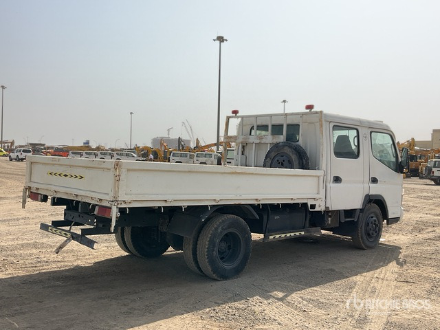 2010 Mitsubishi Canter 4x2 Crew Cab Flatbed Truck - Camión caja abierta: foto 4 2010 Mitsubishi Canter 4x2 Crew Cab Flatbed Truck - Camión caja abierta: foto 4