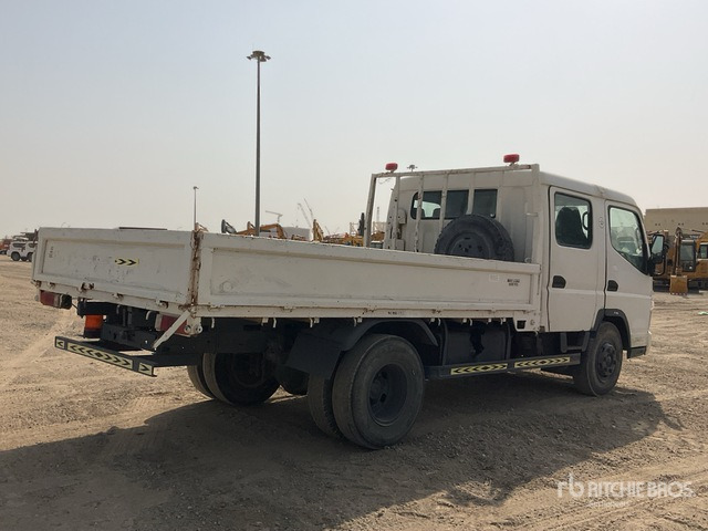 2010 Mitsubishi Canter 4x2 Crew Cab Flatbed Truck - Camión caja abierta: foto 3 2010 Mitsubishi Canter 4x2 Crew Cab Flatbed Truck - Camión caja abierta: foto 3