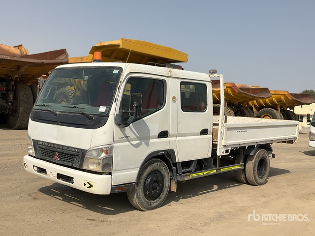 2012 Mitsubishi Canter 4x2 Crew Cab Flatbed Truck - Camión caja abierta: foto 2 2012 Mitsubishi Canter 4x2 Crew Cab Flatbed Truck - Camión caja abierta: foto 2