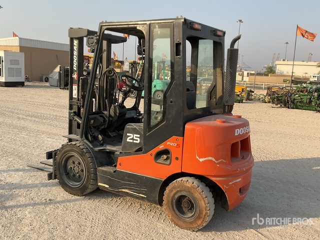 2014 Doosan D25S-2 2.5 ton Forklift - Carretilla elevadora diésel: foto 5 2014 Doosan D25S-2 2.5 ton Forklift - Carretilla elevadora diésel: foto 5