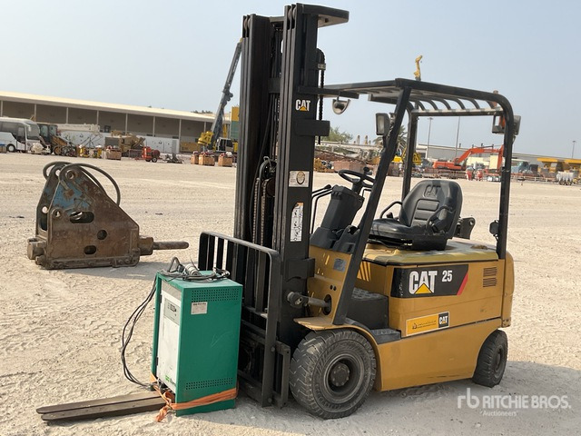 2015 Cat EP25K-PAC 2.5 ton Electric Forklift - Carretilla elevadora eléctrica: foto 2 2015 Cat EP25K-PAC 2.5 ton Electric Forklift - Carretilla elevadora eléctrica: foto 2
