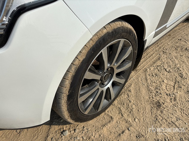 2016 Land Rover Range Rover Vogue SE AWD SUV - SUV/ Todoterreno: foto 4 2016 Land Rover Range Rover Vogue SE AWD SUV - SUV/ Todoterreno: foto 4