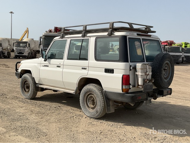 2018 Toyota Land Cruiser 76L 4x4 SUV - SUV/ Todoterreno: foto 3 2018 Toyota Land Cruiser 76L 4x4 SUV - SUV/ Todoterreno: foto 3