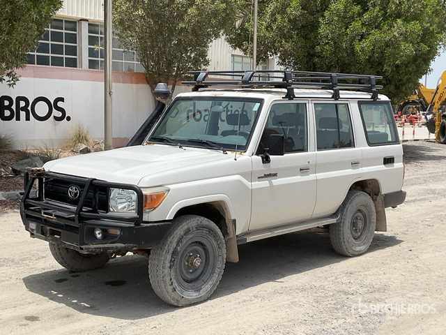 2018 Toyota Land Cruiser 76L 4x4 SUV - SUV/ Todoterreno: foto 1 2018 Toyota Land Cruiser 76L 4x4 SUV - SUV/ Todoterreno: foto 1