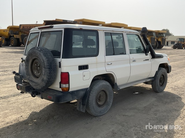 2018 Toyota Land Cruiser 76L 4x4 SUV - SUV/ Todoterreno: foto 3 2018 Toyota Land Cruiser 76L 4x4 SUV - SUV/ Todoterreno: foto 3