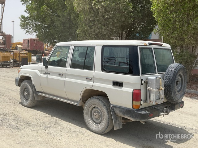 2018 Toyota Land Cruiser 76L 4x4 SUV - SUV/ Todoterreno: foto 4 2018 Toyota Land Cruiser 76L 4x4 SUV - SUV/ Todoterreno: foto 4