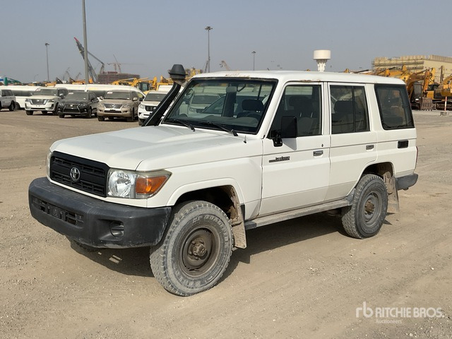 2018 Toyota Land Cruiser 76L 4x4 SUV - SUV/ Todoterreno: foto 1 2018 Toyota Land Cruiser 76L 4x4 SUV - SUV/ Todoterreno: foto 1