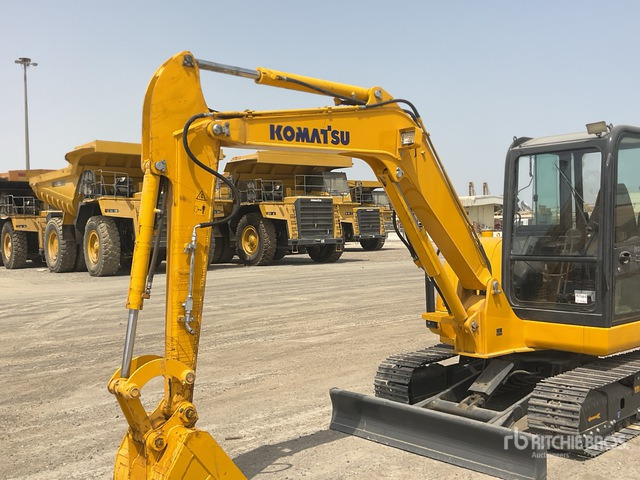 Miniexcavadora 2019 Komatsu PC56-7: foto 6