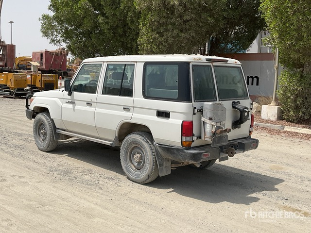 2019 Toyota Land Cruiser 76L 4x4 SUV - SUV/ Todoterreno: foto 3 2019 Toyota Land Cruiser 76L 4x4 SUV - SUV/ Todoterreno: foto 3
