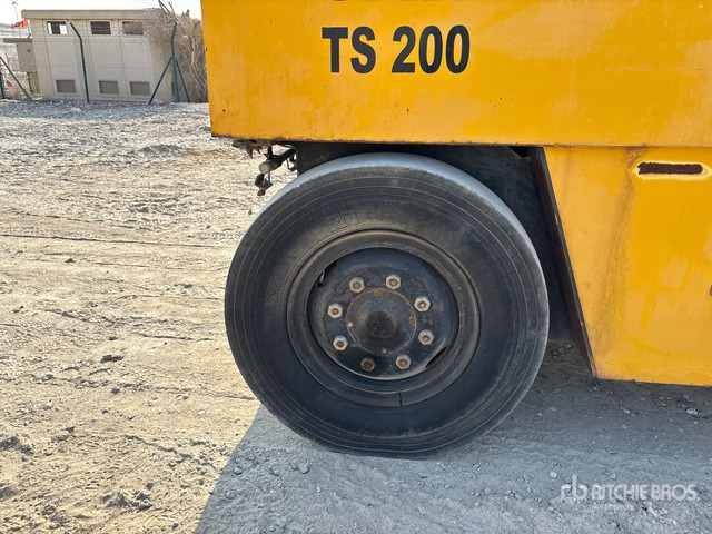 Sakai TS200 Pneumatic Roller - Rodillo de neumáticos: foto 4 Sakai TS200 Pneumatic Roller - Rodillo de neumáticos: foto 4