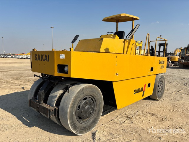Sakai TS200 Pneumatic Roller - Rodillo de neumáticos: foto 1 Sakai TS200 Pneumatic Roller - Rodillo de neumáticos: foto 1
