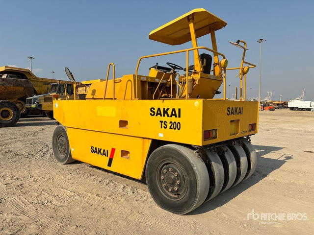 Sakai TS200 Pneumatic Roller - Rodillo de neumáticos: foto 2 Sakai TS200 Pneumatic Roller - Rodillo de neumáticos: foto 2