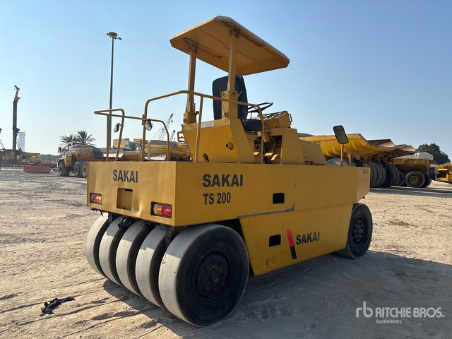 Sakai TS200 Pneumatic Roller - Rodillo de neumáticos: foto 3 Sakai TS200 Pneumatic Roller - Rodillo de neumáticos: foto 3