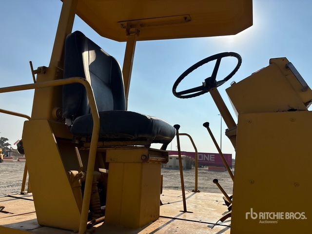 Sakai TS200 Pneumatic Roller - Rodillo de neumáticos: foto 5 Sakai TS200 Pneumatic Roller - Rodillo de neumáticos: foto 5