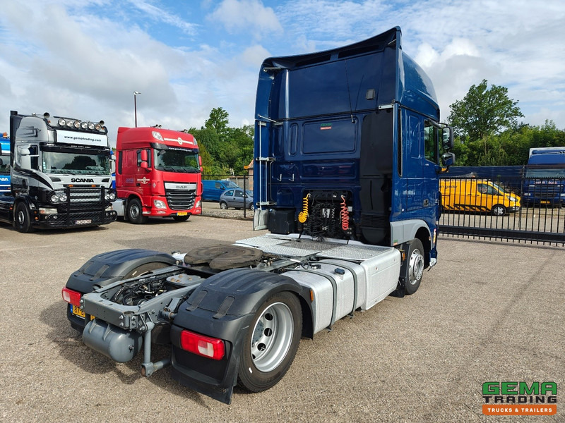 DAF XF 440 FT 4x2 SuperSpaceCab Euro6A - MEGA - Retarder - HandGeschakeld - 283.000KM! - Cabeza tractora: foto 3 DAF XF 440 FT 4x2 SuperSpaceCab Euro6A - MEGA - Retarder - HandGeschakeld - 283.000KM! - Cabeza tractora: foto 3