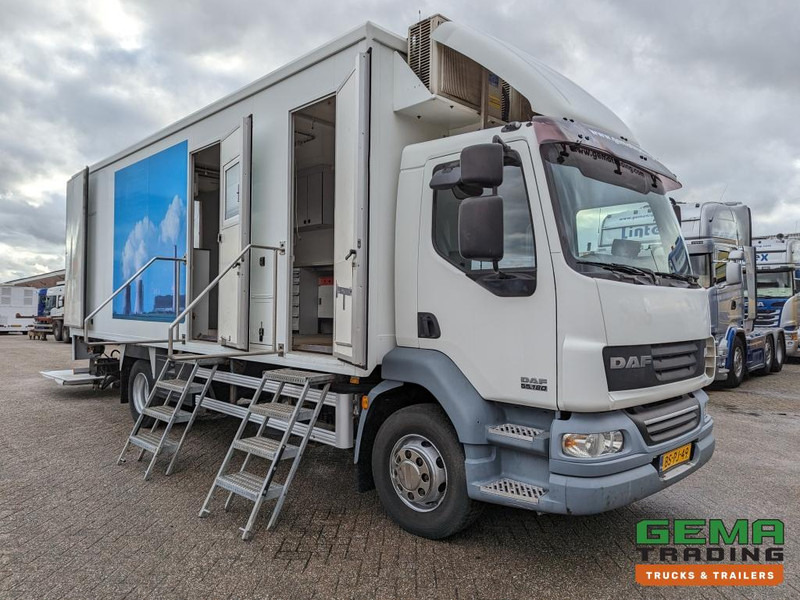 DAF FA LF55.180 4x2 Daycab 15T Euro4 Mobile Office / Camper / Workshop - Manual - Airco - Dhollandia Laadklep 1500KG - 150.000KM (V690) - Camión: foto 1 DAF FA LF55.180 4x2 Daycab 15T Euro4 Mobile Office / Camper / Workshop - Manual - Airco - Dhollandia Laadklep 1500KG - 150.000KM (V690) - Camión: foto 1