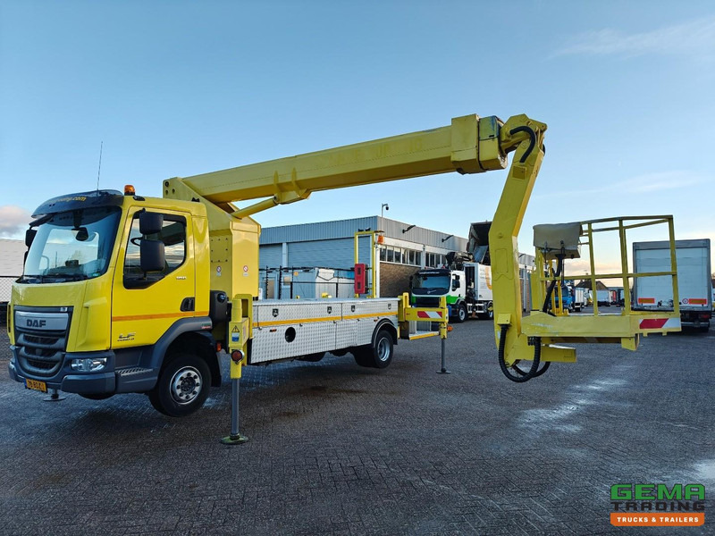 DAF LF 180 FA 4x2 Dagcab Euro6A - T225 Ruthman - Hoogwerker- 101.534km - 04/2026 APK - Camión: foto 1 DAF LF 180 FA 4x2 Dagcab Euro6A - T225 Ruthman - Hoogwerker- 101.534km - 04/2026 APK - Camión: foto 1