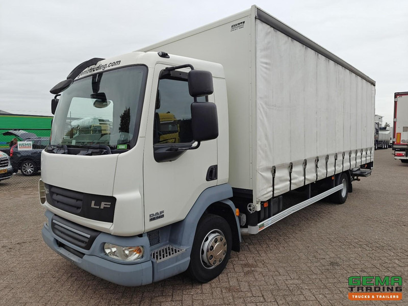 DAF FA LF45.140 4x2 Dagcab Euro4 - 12T - Schuifzeilen/Geslotenbak 6.9m + Laadklep 1500kg - 66.000km Origineel! - Handgeschakeld - Camión lona: foto 1 DAF FA LF45.140 4x2 Dagcab Euro4 - 12T - Schuifzeilen/Geslotenbak 6.9m + Laadklep 1500kg - 66.000km Origineel! - Handgeschakeld - Camión lona: foto 1