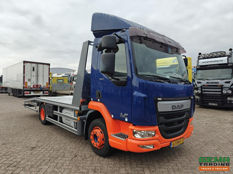 DAF LF 180 FA 4x2 Dagcab Euro6C - Oprijwagen/Machine transporter 5.3m + Lier 5900kg - Trekhaak - 09/2026 APK - NieuweOPbouw! - Camión portavehículos: foto 3 DAF LF 180 FA 4x2 Dagcab Euro6C - Oprijwagen/Machine transporter 5.3m + Lier 5900kg - Trekhaak - 09/2026 APK - NieuweOPbouw! - Camión portavehículos: foto 3