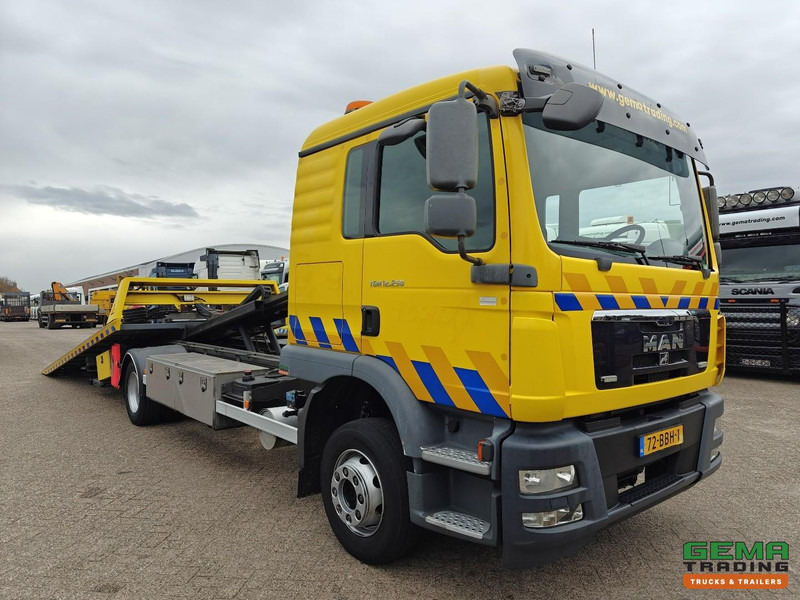 MAN TGM 12.250 4x2 Dagcabine (6 pl) Euro5 - Falkom FAS5000 + FAL2000 + Lier 3600KG - Afstandsbediening - Grua de remolque autos: foto 3 MAN TGM 12.250 4x2 Dagcabine (6 pl) Euro5 - Falkom FAS5000 + FAL2000 + Lier 3600KG - Afstandsbediening - Grua de remolque autos: foto 3