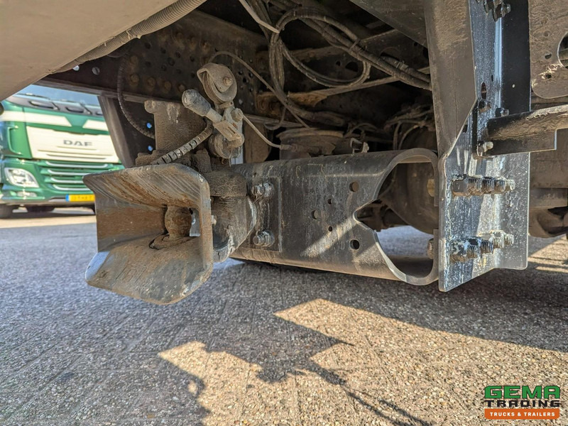 Camión caja cerrada Mercedes-Benz Antos 1933 4x2 Dagcab Euro6 - GeslotenBak 8.9m - Schuifwanden + Laadklep 2000KG - Vangmuil: foto 19