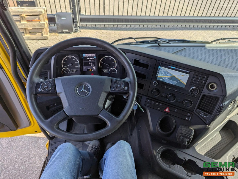 Camión caja cerrada Mercedes-Benz Antos 1933 4x2 Dagcab Euro6 - GeslotenBak 8.9m - Schuifwanden + Laadklep 2000KG - Vangmuil: foto 14