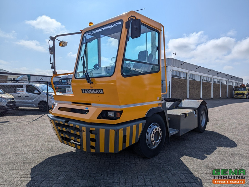 Terberg YT222 Allison - Schotel 30T - Landbouw kenteken - Uren 26725 - Tractor industrial: foto 1 Terberg YT222 Allison - Schotel 30T - Landbouw kenteken - Uren 26725 - Tractor industrial: foto 1