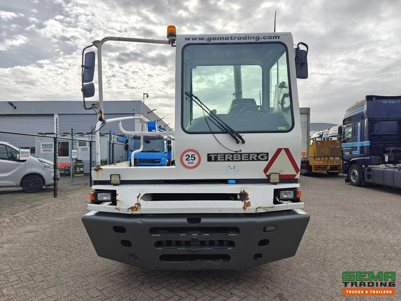 Terberg YT222 Gereviseerde Allison Versnellingsbak - Schotel 27T - Vangmuil - Cummins - Landbouw Kenteken 40km/h - Tractor industrial: foto 5 Terberg YT222 Gereviseerde Allison Versnellingsbak - Schotel 27T - Vangmuil - Cummins - Landbouw Kenteken 40km/h - Tractor industrial: foto 5
