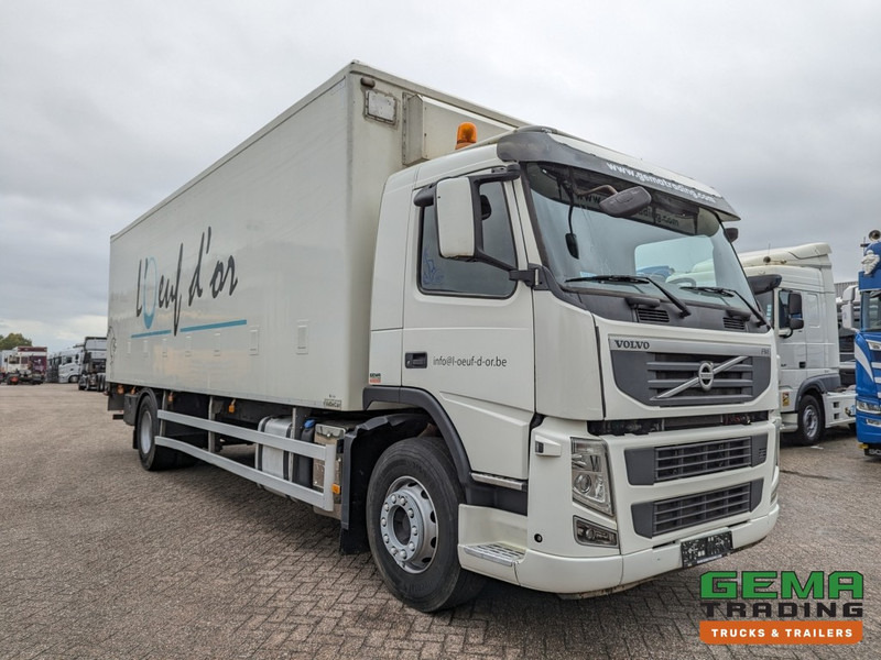 Volvo FM330 4x2 Daycab Euro5 KuikenBak 8.2m + Webasto Heater + Dhollandia 2000KG - Camión transporte de ganado: foto 4 Volvo FM330 4x2 Daycab Euro5 KuikenBak 8.2m + Webasto Heater + Dhollandia 2000KG - Camión transporte de ganado: foto 4