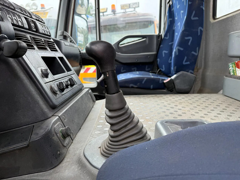 Camión volquete Iveco Trakker 360 6X4 Tipper Spring/Spring ZF Manual gear: foto 14