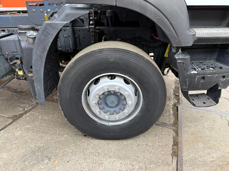 Camión volquete Iveco Trakker 360 6X4 Tipper Spring/Spring ZF Manual gear: foto 7