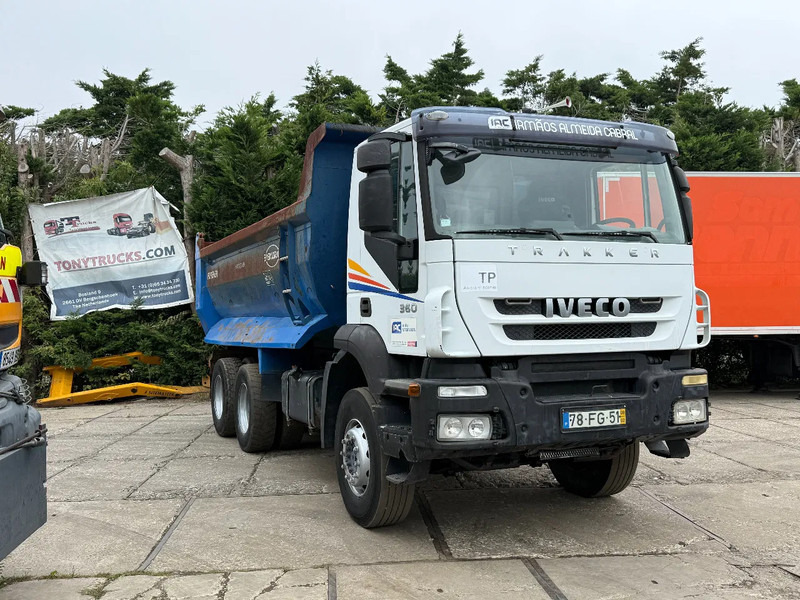 Camión volquete Iveco Trakker 360 6X4 Tipper Spring/Spring ZF Manual gear: foto 18